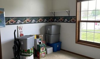 5014 Waller St, Ames, IA 50014