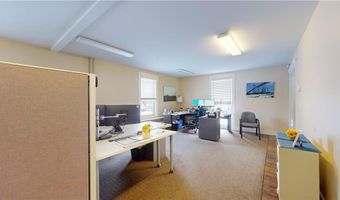 460 E Main Rd, Middletown, RI 02840