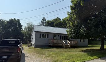 35 Maple St, Baileyville, ME 04694