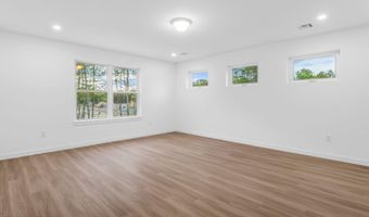 393 Southern Blvd, Bayville, NJ 08721