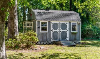 519 Country Club Dr W, Arapahoe, NC 28510