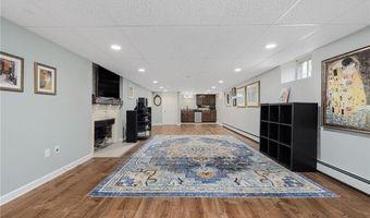 120 Bretton Woods Dr, Cranston, RI 02920