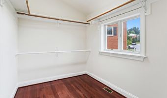 9915 ASHBURTON Ln, Bethesda, MD 20817