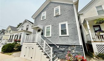 18 Carey St, Newport, RI 02840