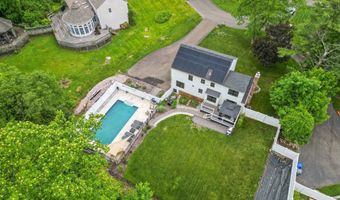 14 Cedrus Ct, Branford, CT 06405