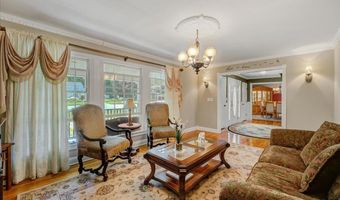 5 Trotter Ter, Belford, NJ 07718