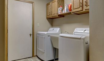 624 S KELLER PARK Dr, Appleton, WI 54914