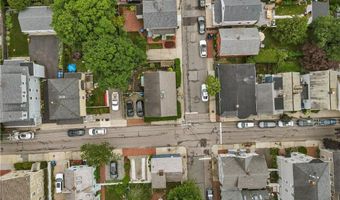 43 Poplar St, Newport, RI 02840