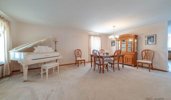 1094 Holly Dr, Antioch, IL 60002