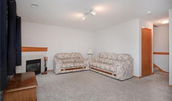 2768 Cutters Grove Cir, Anoka, MN 55303