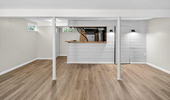 3 N Chestnut Hill Rd, Albany, NY 12211