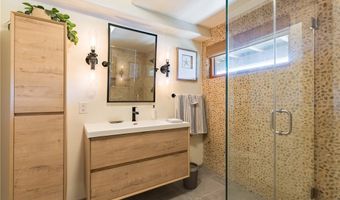 2106 Lakeshore Dr, Agoura Hills, CA 91301