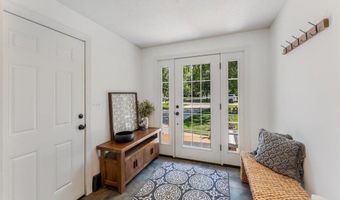 1308 Geneva Dr, Alexandria, MN 56308