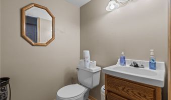 331 Rolling Hills Rd, Economy, PA 15042
