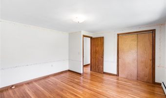 105 Fairfield Dr, North Kingstown, RI 02852