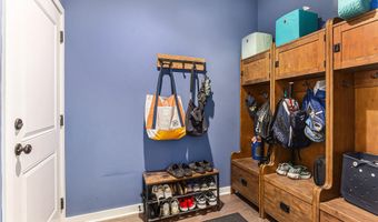 6217 S Trailwoods Dr, Ann Arbor, MI 48103