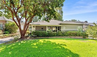 1956 N Roosevelt, Altadena, CA 91001