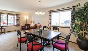 1942 Trail Ridge St, Arlington Heights, IL 60004