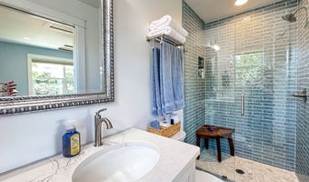 146 Bay Ave, Apalachicola, FL 32320
