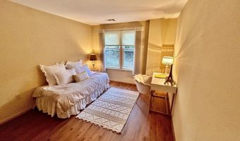 97 Anderer Ln 105, Boston, MA 02132