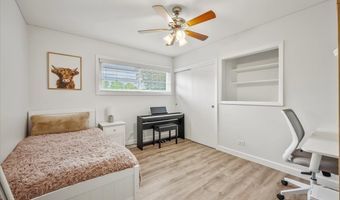 2631 N Stuart Dr, Arlington Heights, IL 60004