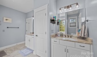 2 Wood Path Ln, Arden, NC 28704