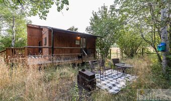 30 Fishing Creek Ln, Absarokee, MT 59001