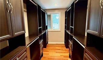 74 Plymouth Rd, East Providence, RI 02914