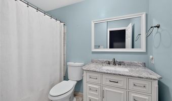 954 Chartrand Dr, Ballwin, MO 63011