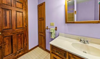 519 Country Club Dr W, Arapahoe, NC 28510