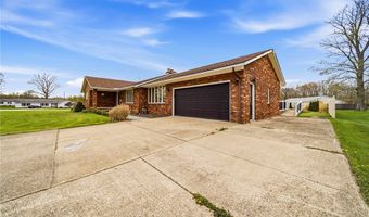 1584 Hemlock Dr, Ashtabula, OH 44004