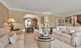 230 Schimwood Ct, Amherst, NY 14068