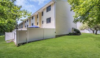 258 Clubhouse Dr, Middletown, NJ 07748