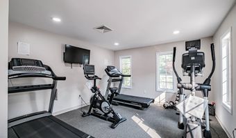 2 Windsor Dr, Alfred, ME 04002