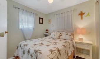 900 Laurel Cir, Barefoot Bay, FL 32976