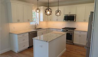 515 School St, North Kingstown, RI 02852