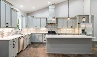 1038 N Linden Dr, Alcoa, TN 37701