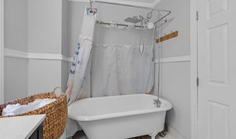 18 Middletown Ave, Atlantic Highlands, NJ 07716