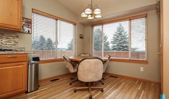 712 S 7th Ave, Brandon, SD 57005