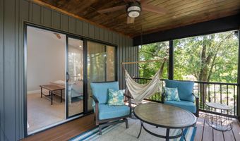 820 Barton Dr, Ann Arbor, MI 48105
