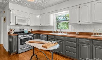 8 Sunny Ridge Dr, Asheville, NC 28804