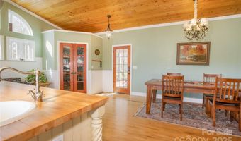 12 Riverview Dr, Bakersville, NC 28705