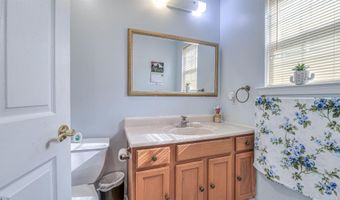 921 Navajo Ave, Absecon, NJ 08201