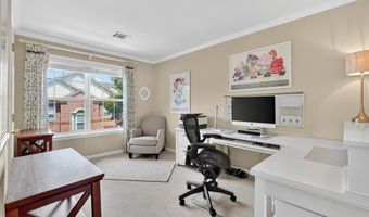 2411 GORGAS Pl, Alexandria, VA 22311