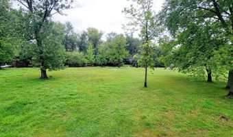41511 N Country Club Dr, Antioch, IL 60002
