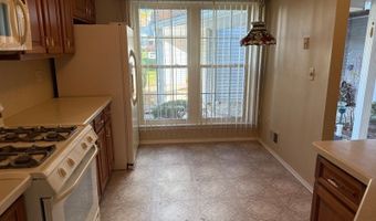 75 Homestead Ln, Bayonne, NJ 07035