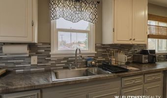 30 N Division St, Cowley, WY 82420