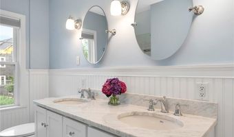 1 Slocum St, Newport, RI 02840