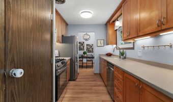 29 Pilgrim Cir, Madison, WI 53711