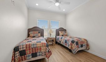 702 S BAY St, Aransas Pass, TX 78336